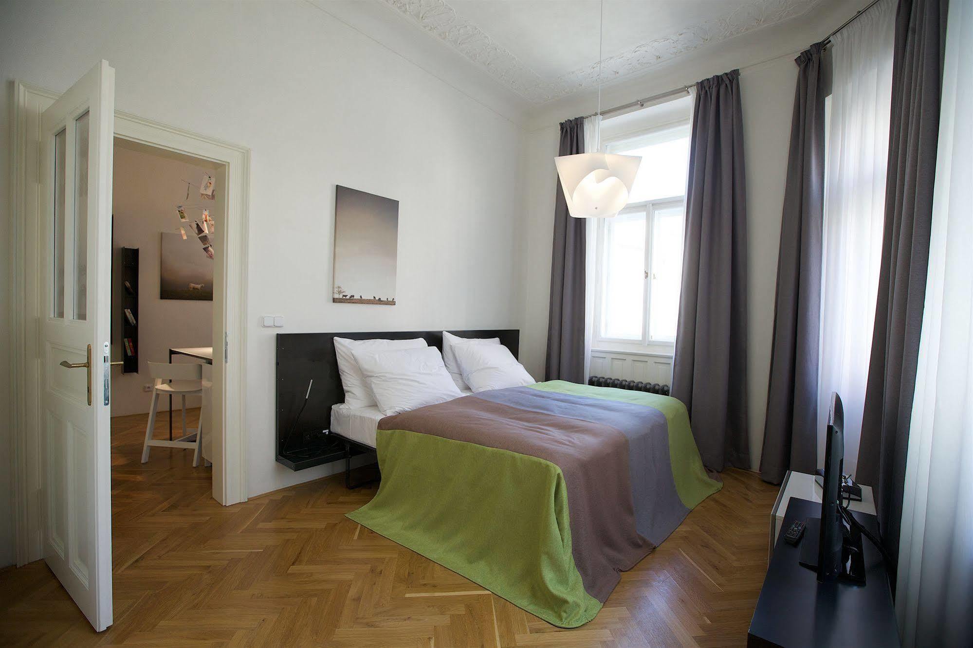 Mooo Downtown Apart Otel Prag